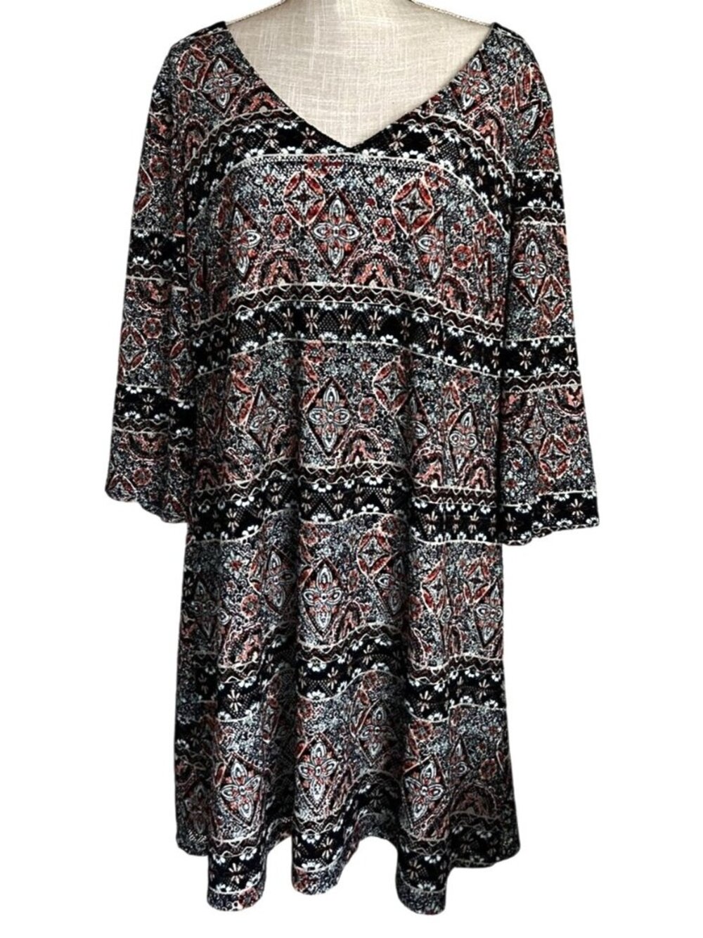 Sami & Jo Dress With Geometric Print V-Neck Open Back 3/4 Sleeves Plus Size 2X